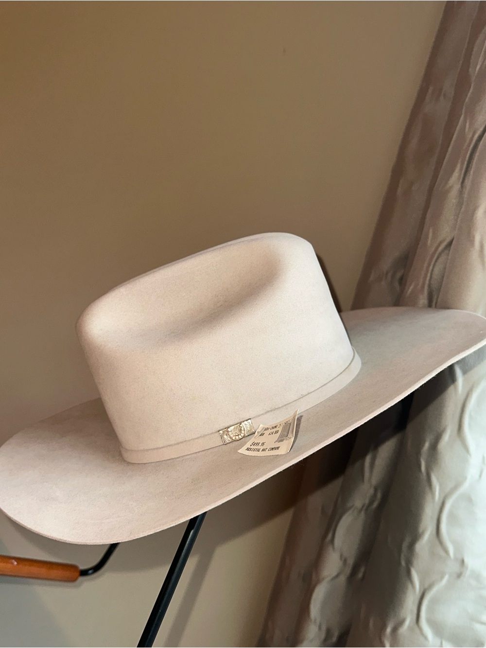 Prized 25X Diamond Horseshoe Felt Hat